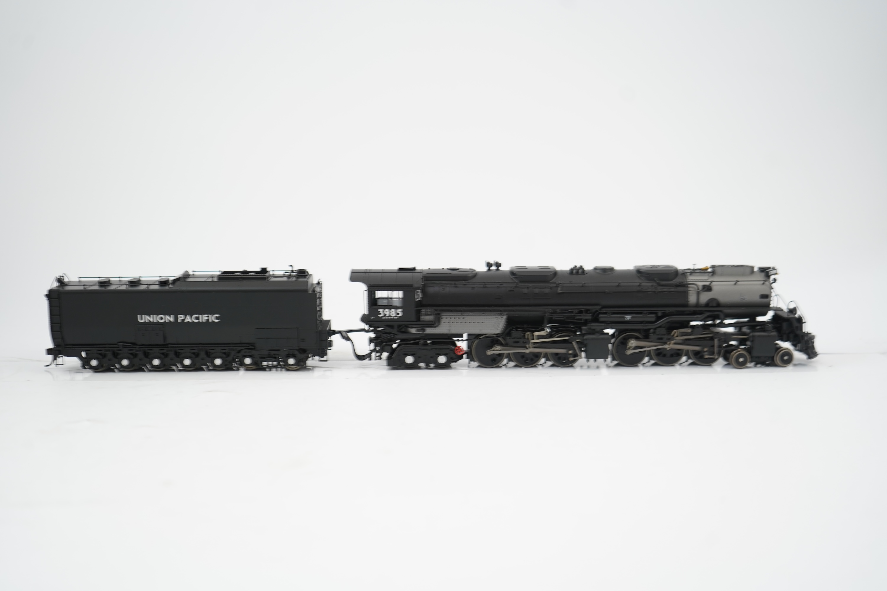 A boxed HO gauge Genesis (G9122) model of Union Pacific Challenger, 3985, 4-6-6-4 tender locomotive, powered for two rail operation.